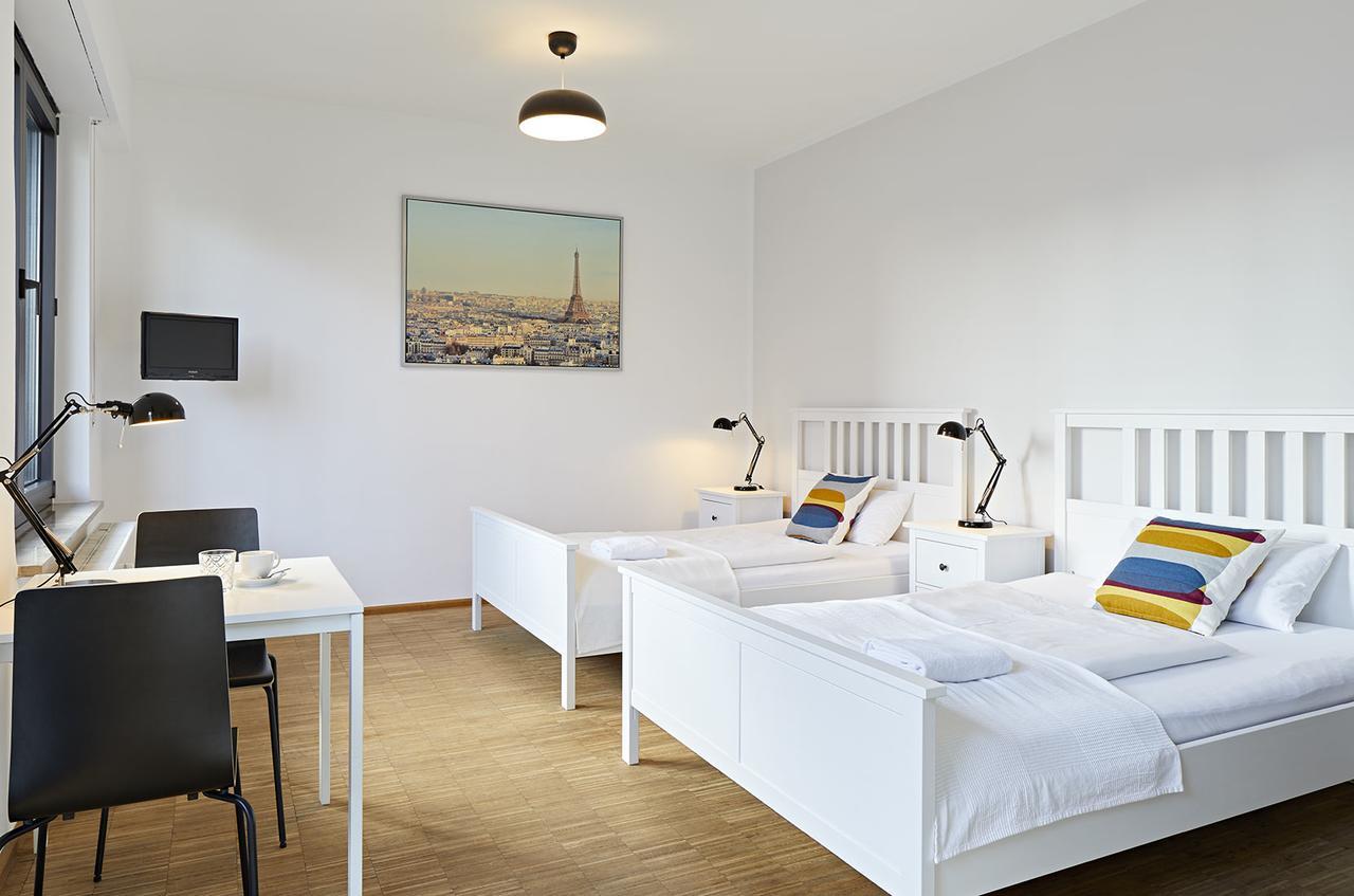 Nonstop Hotel Augsburg - Ubernacht - Hostelhotelhome Экстерьер фото